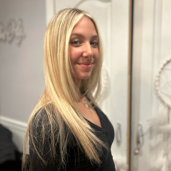 Meet your Posher, Corinne - Picture 1 of 4